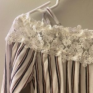 Off-shoulder Hollister top ,MAROON, WHITE,RED